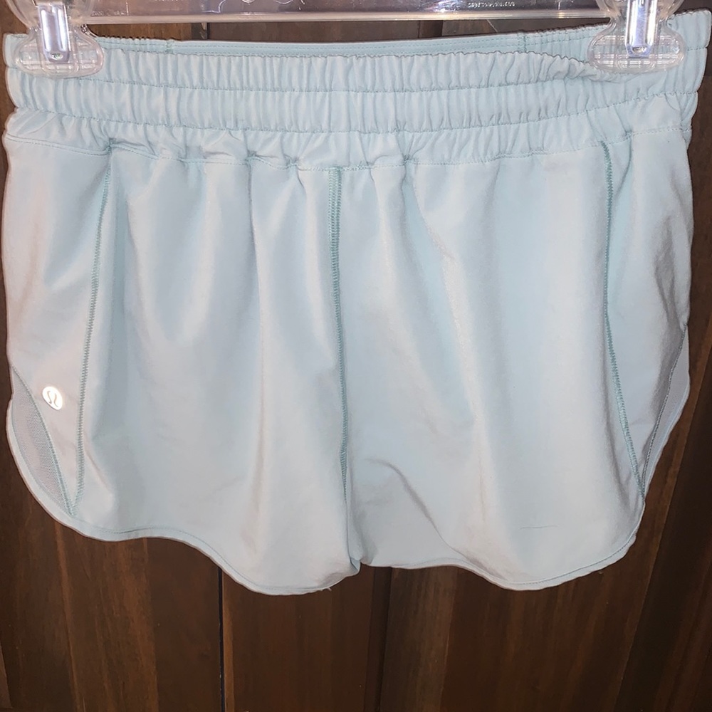 Lululemon Hotty Hot Short 2.5” - light blue SIZE 4
